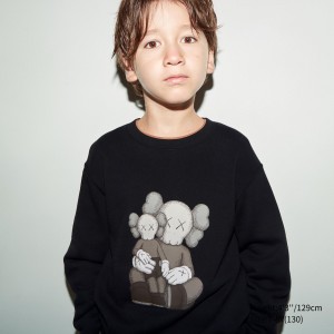 UNIQLO Kaws Ut Graphic Sweatshirt Black | XGFNWLZ-61